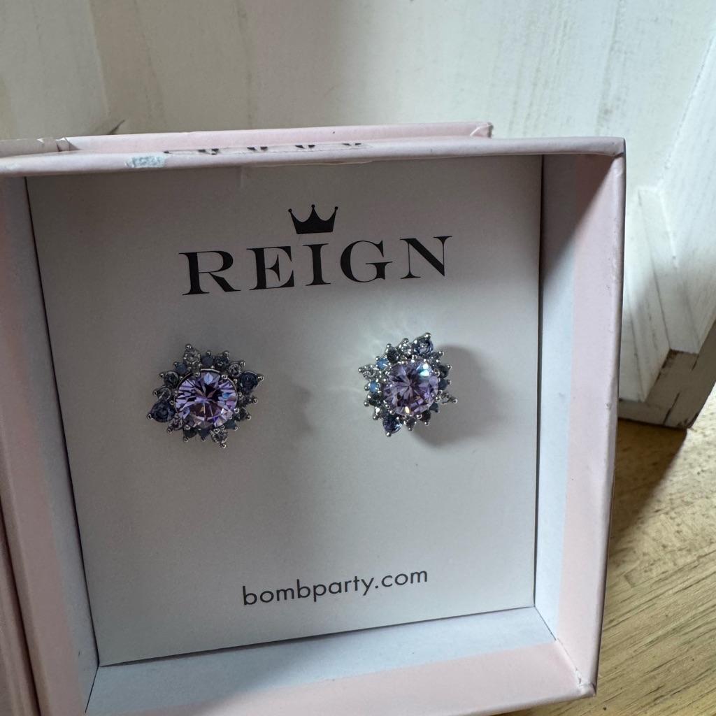 Reign Lavender And Silver Starburst Earrings